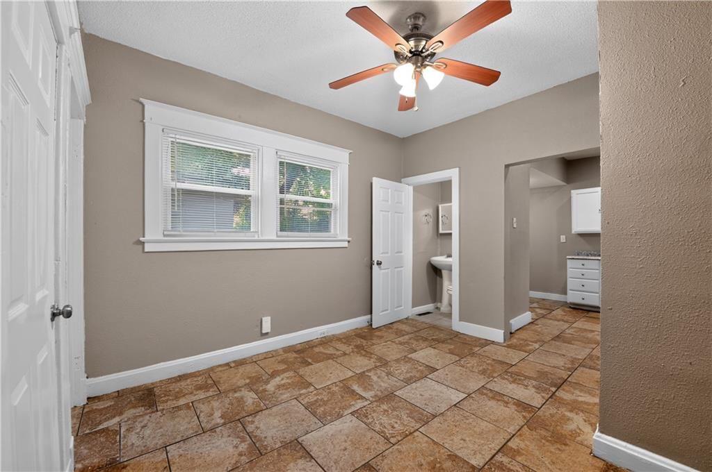 3821 VIRGINIA Avenue — photo 13