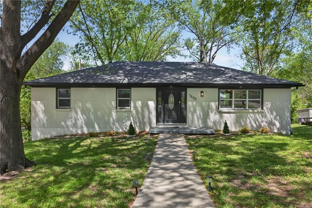 7608 Greeley Avenue — photo 2