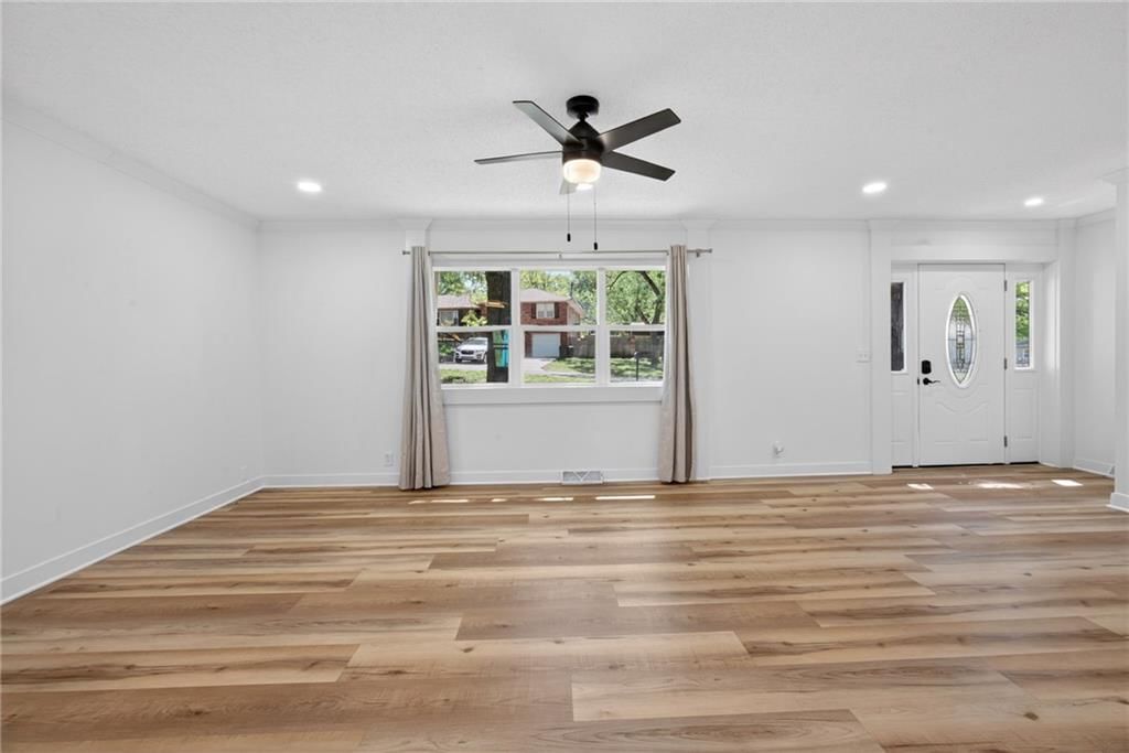 7608 Greeley Avenue — photo 6
