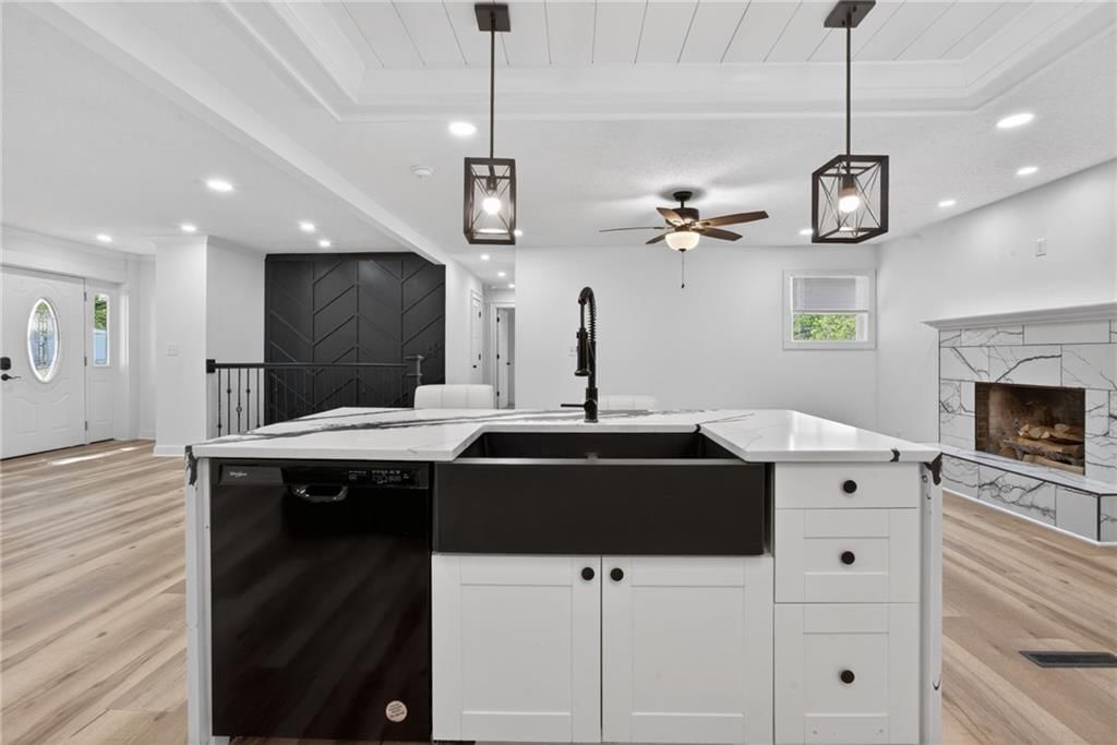7608 Greeley Avenue — photo 15