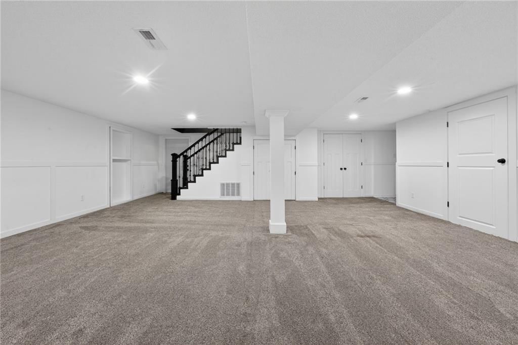 7608 Greeley Avenue — photo 32