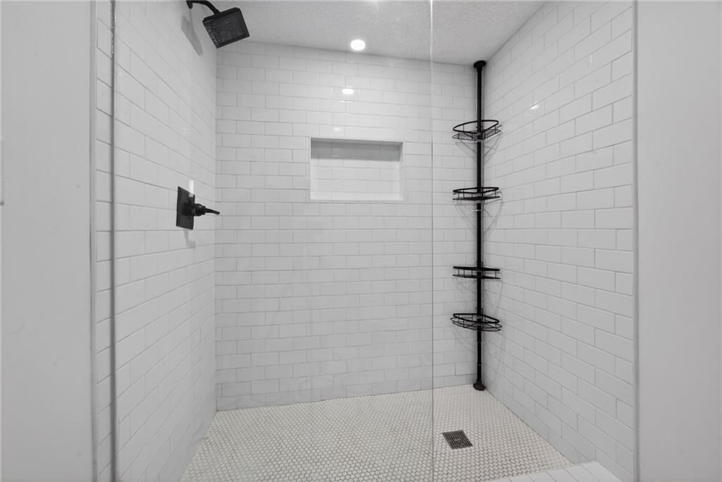 7608 Greeley Avenue — photo 33