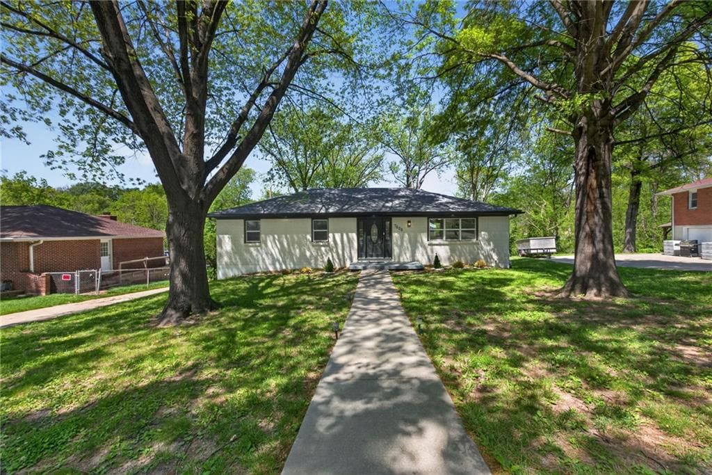 7608 Greeley Avenue — photo 40