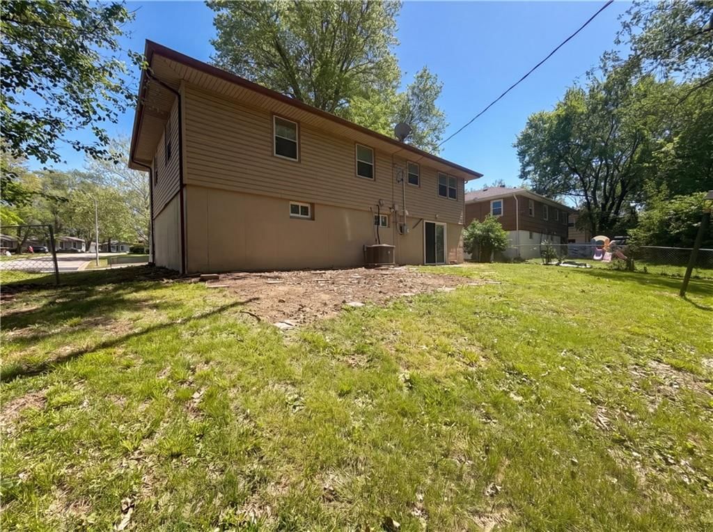 9716 Hardesty Avenue — photo 15