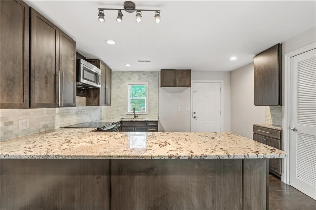 5820 NE 61st Street — photo 9