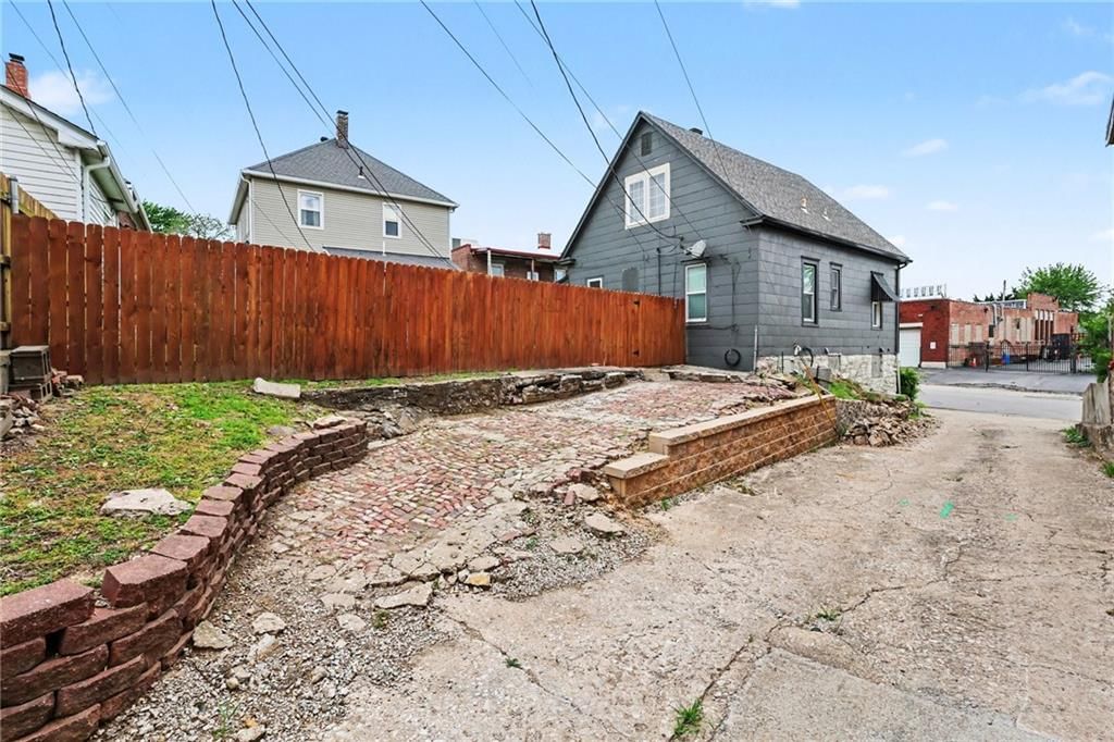 317 Orchard Street — photo 27