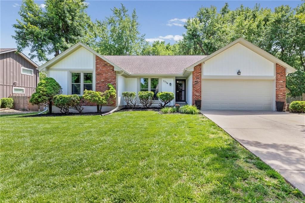 7738 Garnett Street, Lenexa, KS