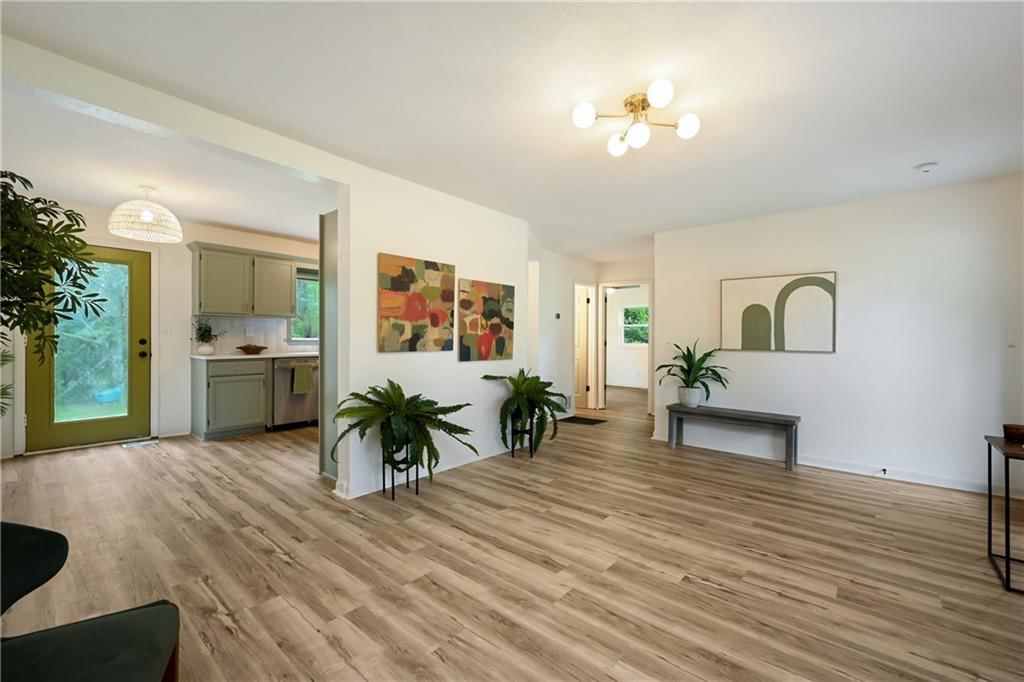 210 Myron Avenue — photo 22