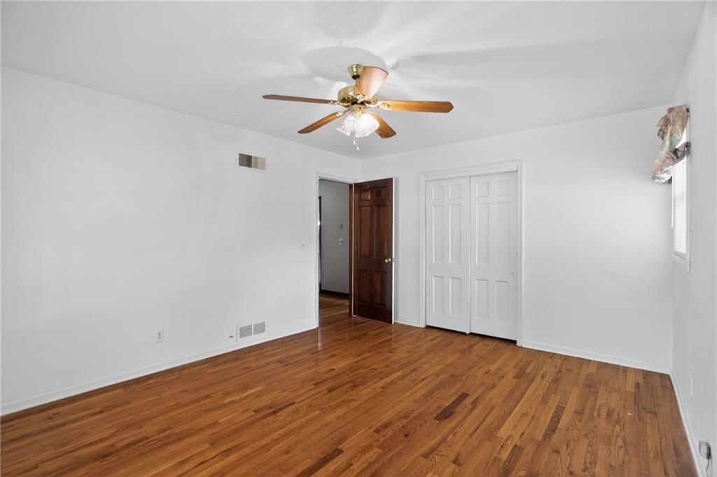 9915 Belleview Avenue — photo 31