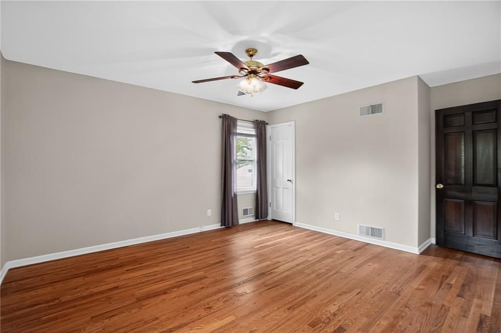 9915 Belleview Avenue — photo 33
