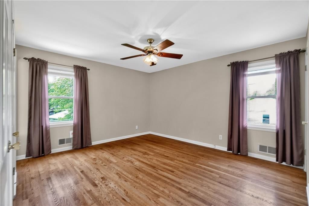 9915 Belleview Avenue — photo 34