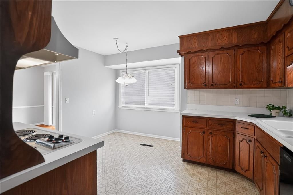 9915 Belleview Avenue — photo 36