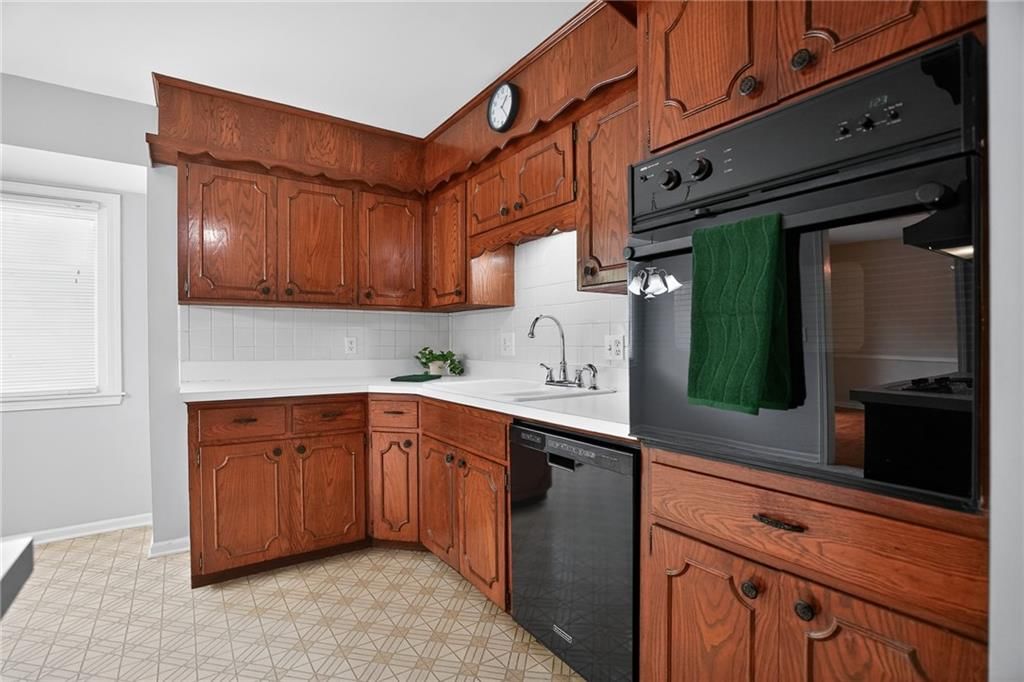 9915 Belleview Avenue — photo 37