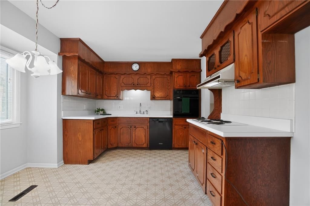 9915 Belleview Avenue — photo 40