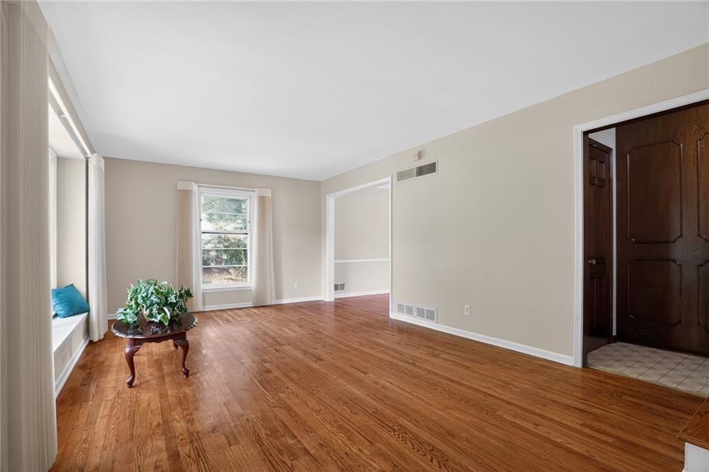 9915 Belleview Avenue — photo 45
