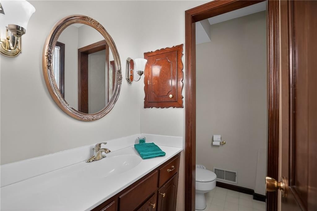 9915 Belleview Avenue — photo 47