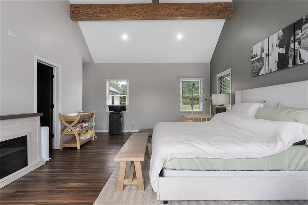 318 NW Heady Avenue — photo 11