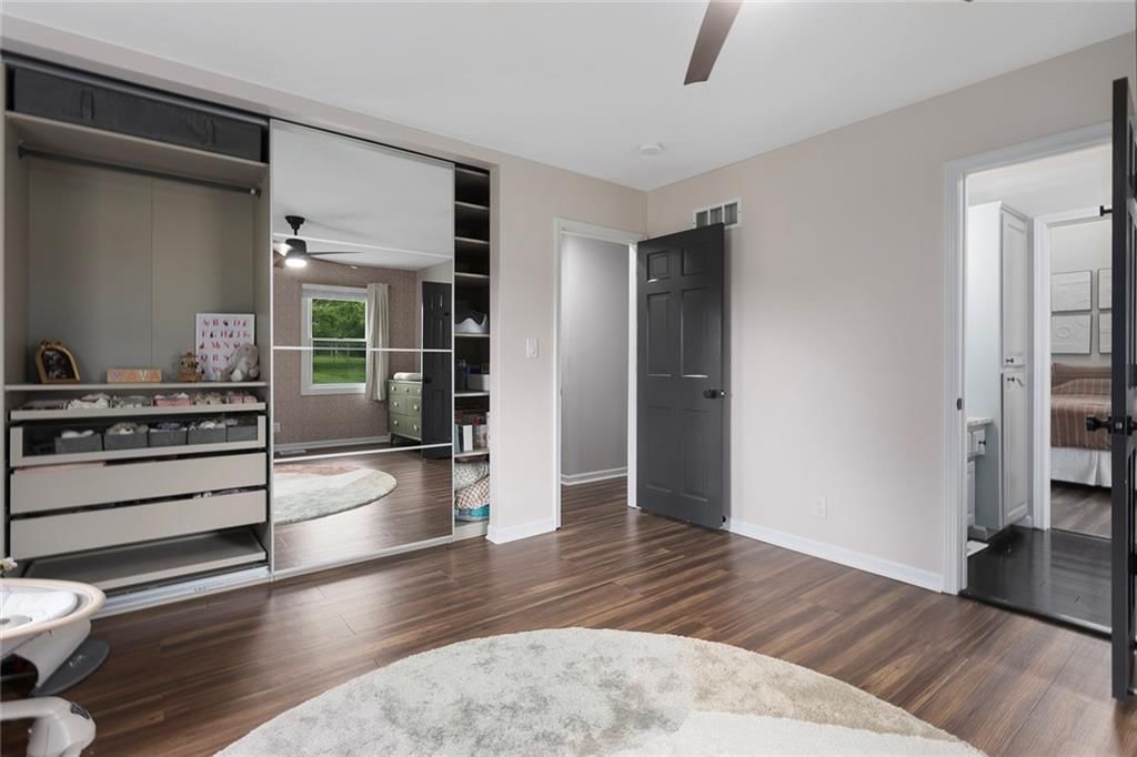318 NW Heady Avenue — photo 17