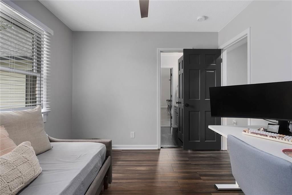 318 NW Heady Avenue — photo 21