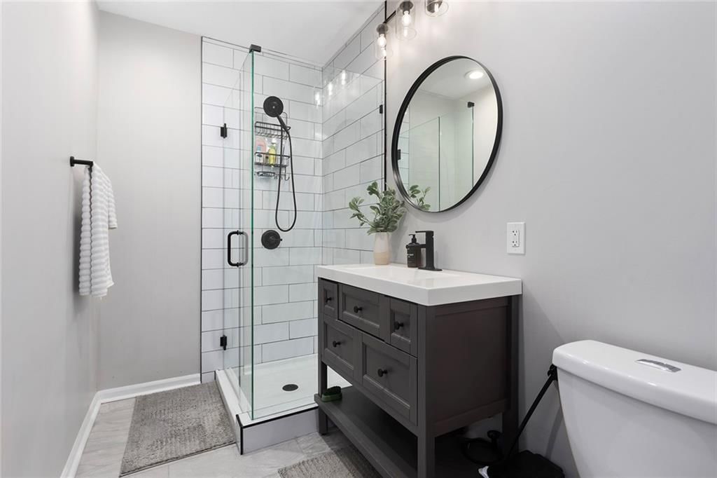 318 NW Heady Avenue — photo 29