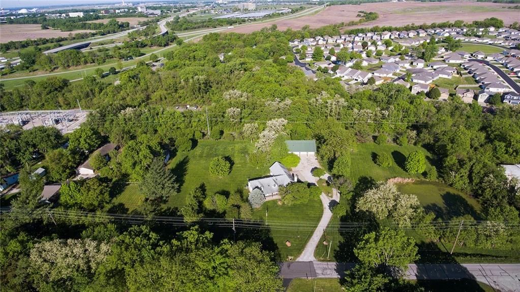 318 NW Heady Avenue — photo 40