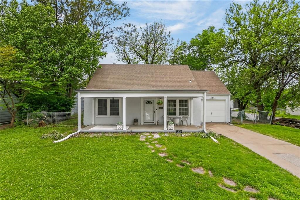 7300 Wyandotte Street — photo 1