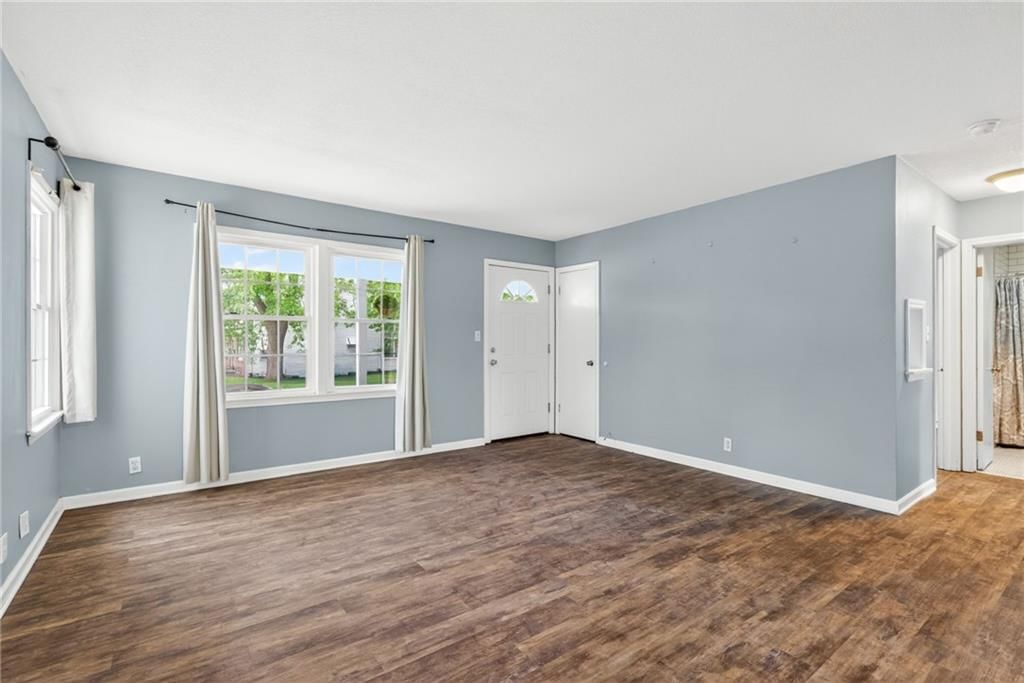 7300 Wyandotte Street — photo 9