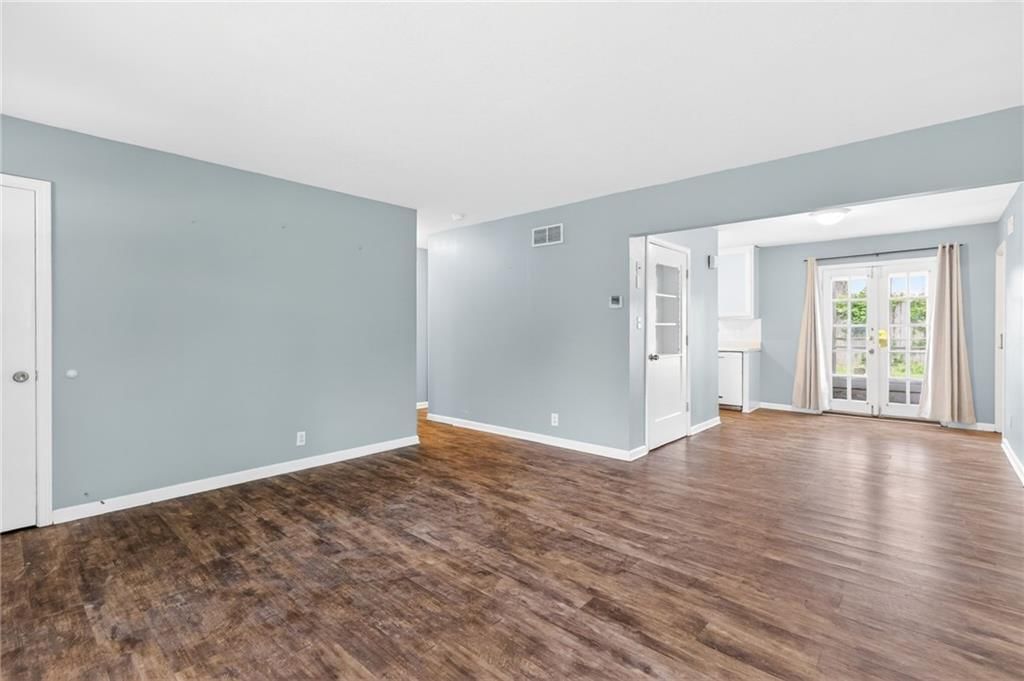 7300 Wyandotte Street — photo 11