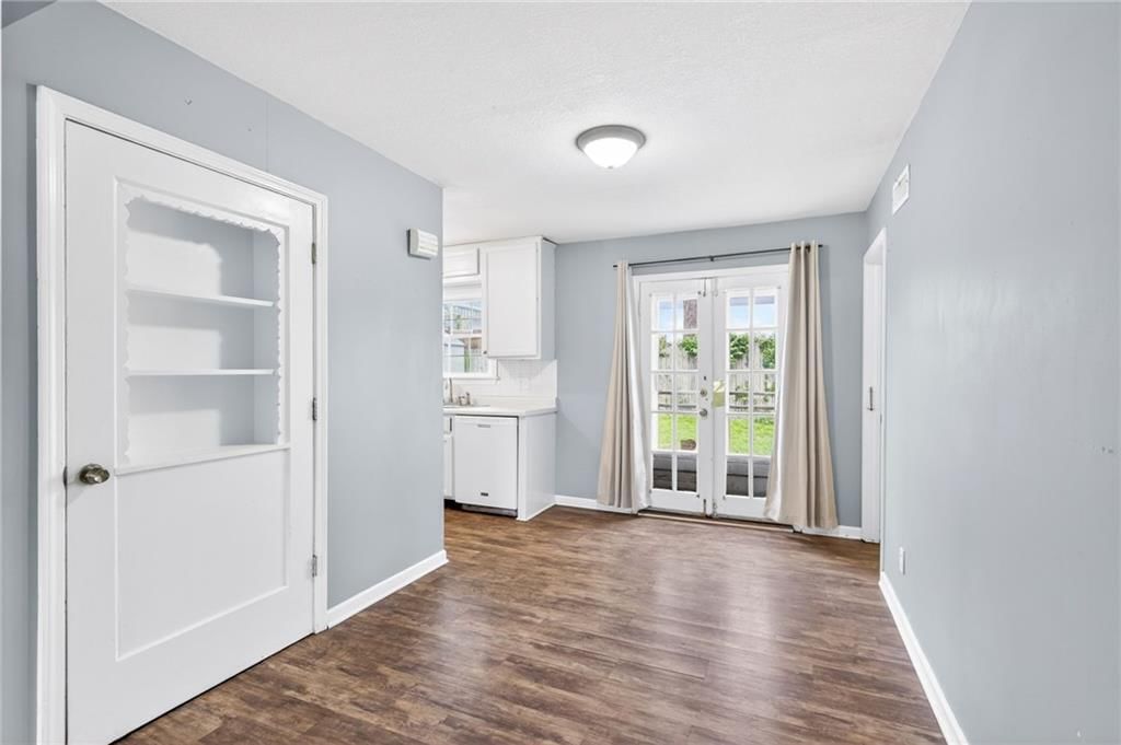 7300 Wyandotte Street — photo 12