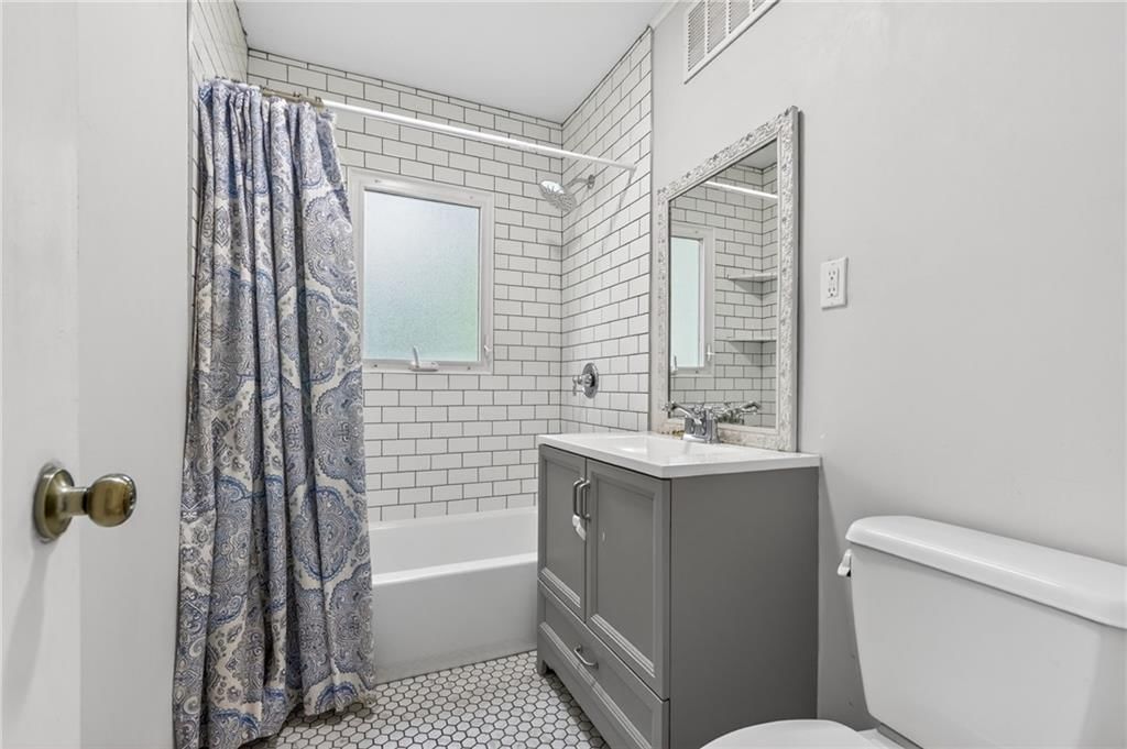 7300 Wyandotte Street — photo 21