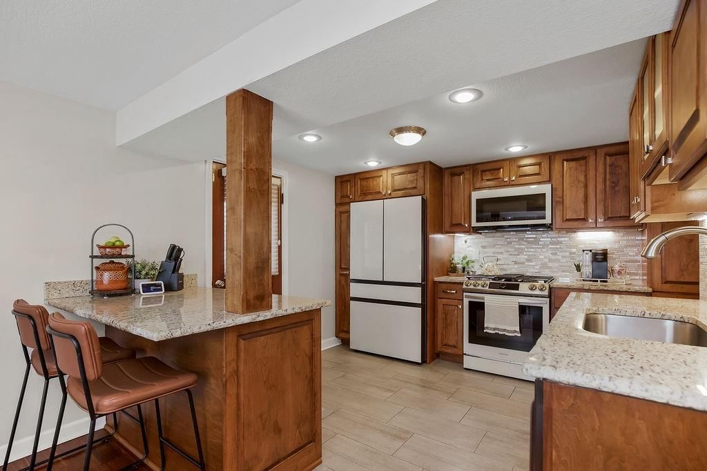 853 S Shore Drive — photo 9