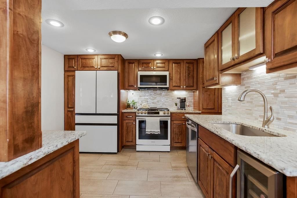 853 S Shore Drive — photo 10