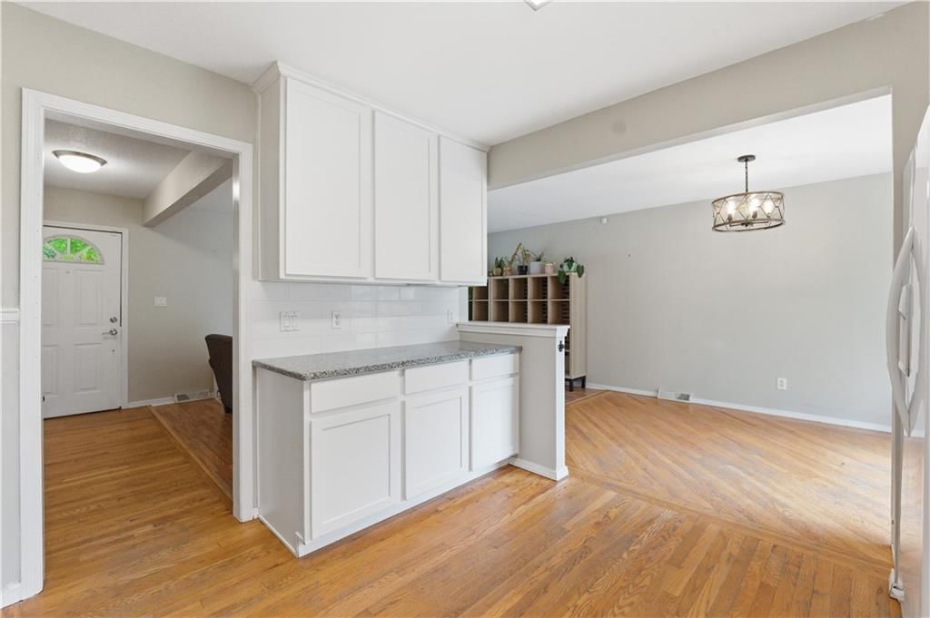 2904 NW Bedford Court — photo 8