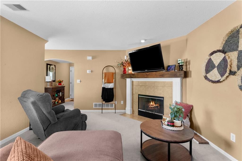 1302 NW Hidden Ridge Circle — photo 11