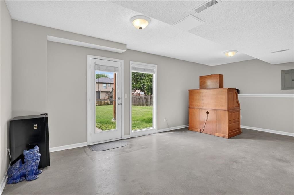 11428 N Farley Avenue — photo 15