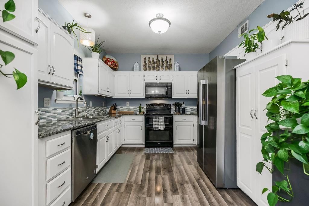 10531 N Ditman Avenue — photo 9