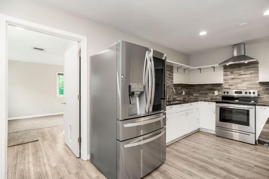 10008 E 68th Terrace — photo 8