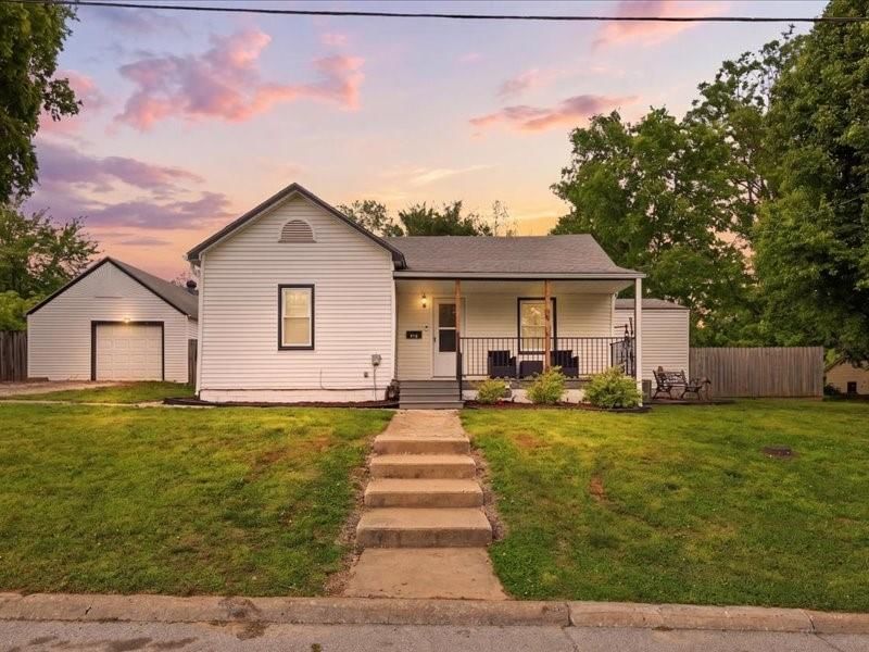 115 E Morse Avenue — photo 4