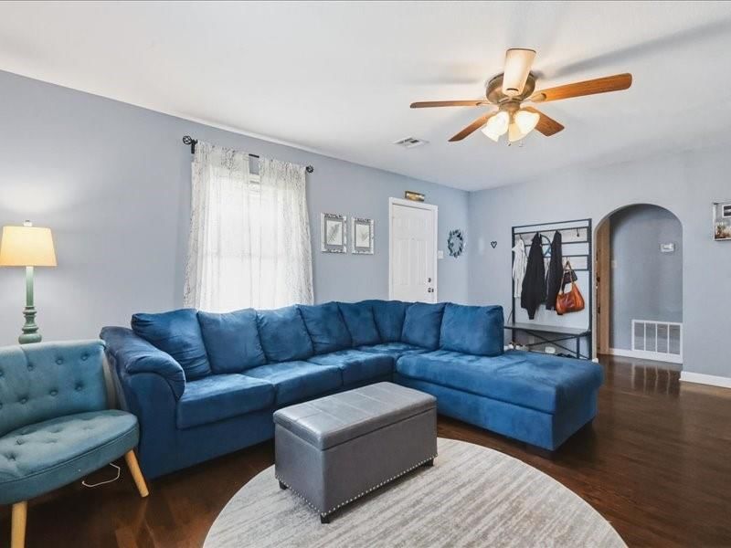 115 E Morse Avenue — photo 8