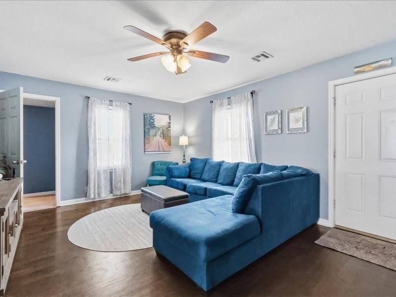 115 E Morse Avenue — photo 9
