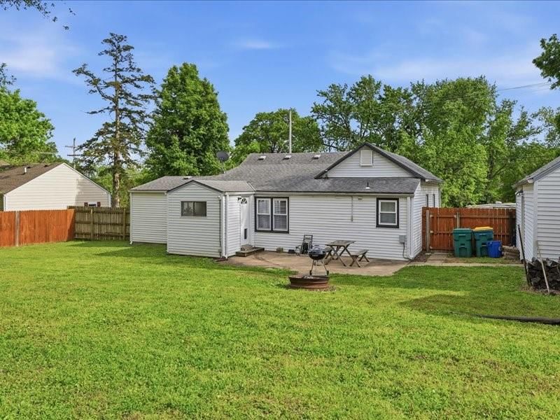 115 E Morse Avenue — photo 25