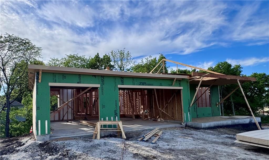 8638 Eagle Creek Drive — photo 1