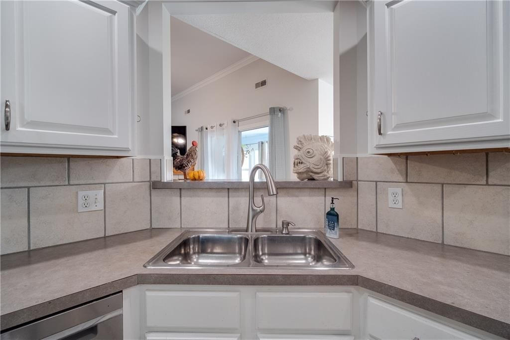 927 Jasara Circle — photo 15