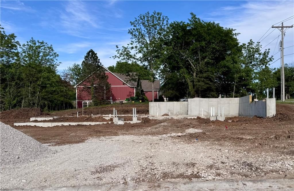8675 Eagle Creek Drive — photo 1