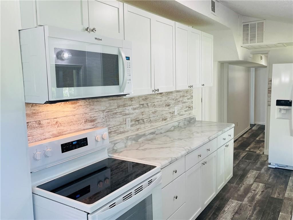 602 E Eisenhower Road — photo 6