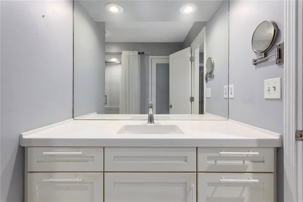 3901 S Sherman Drive — photo 17