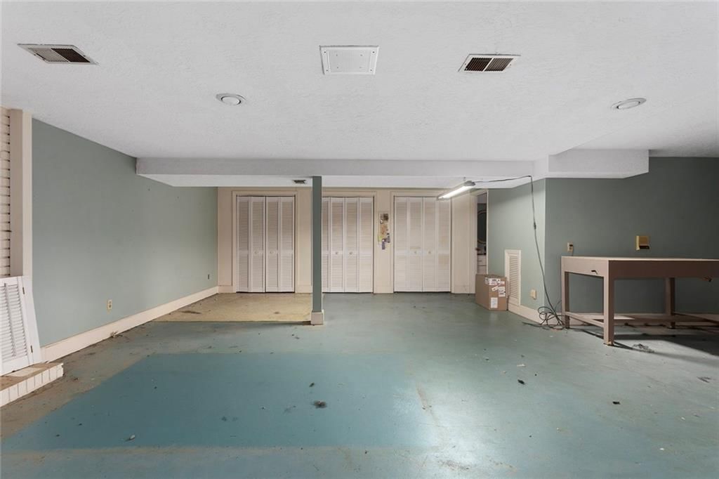 3901 S Sherman Drive — photo 28