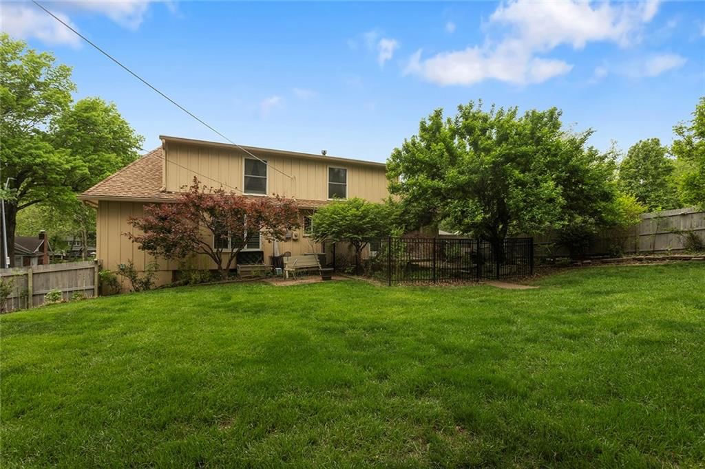3901 S Sherman Drive — photo 37
