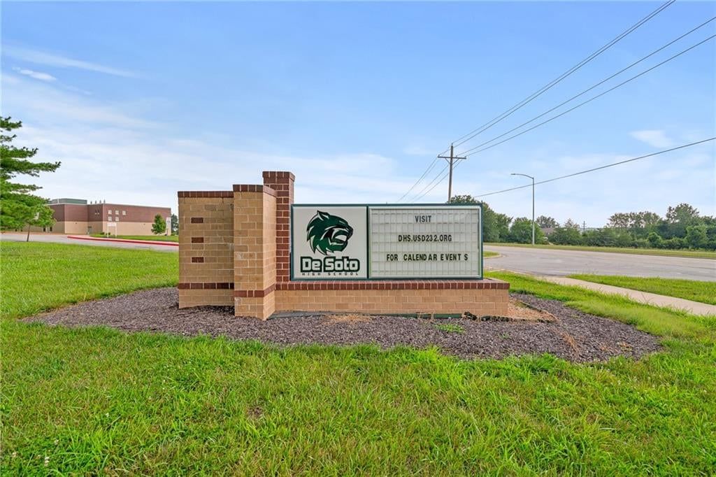 8663 Eagle Creek Drive — photo 32