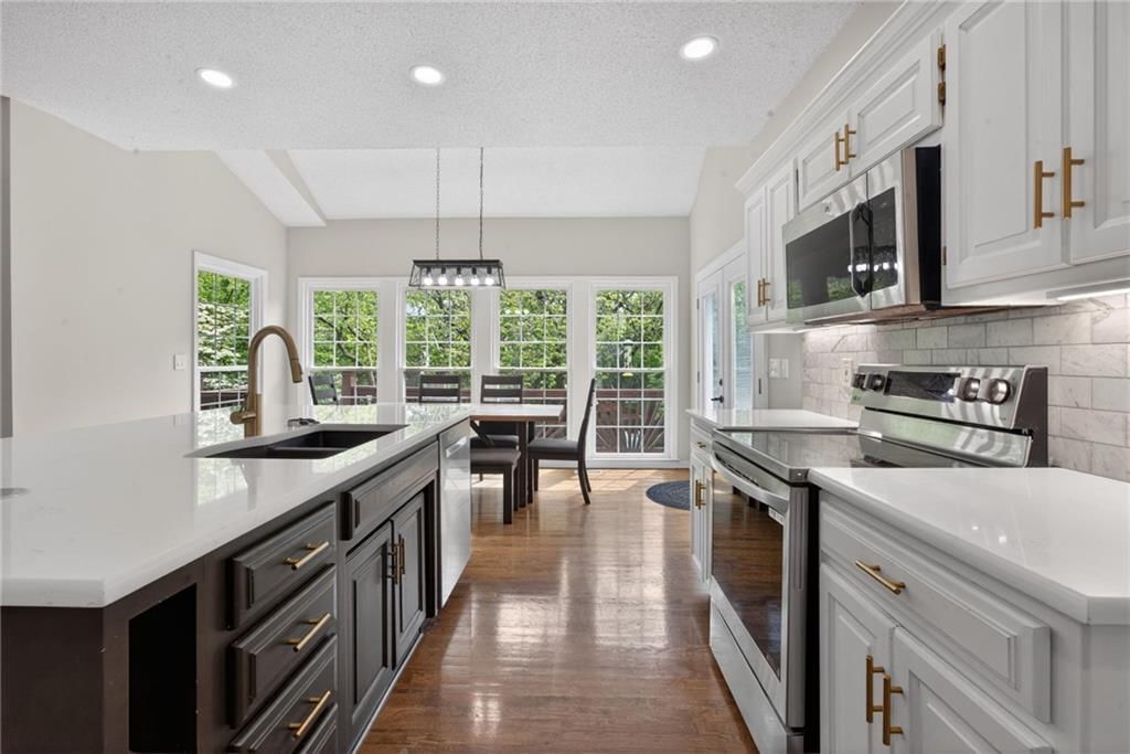 12721 BOND Street — photo 9